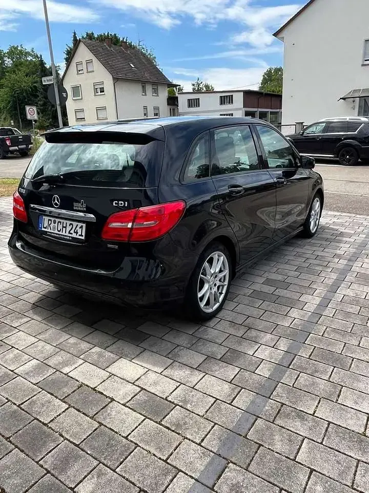 Gebraucht Mercedes B180 AMG Edition 1 109 PS (80 kW) 2012 Schwarz Kleinwagen