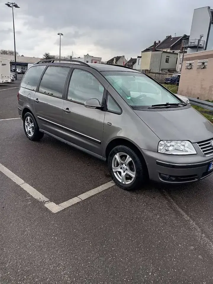 Gebraucht VW Sharan Comfortline 140 PS (102 kW) 2009 Grau Van / Kleinbus
