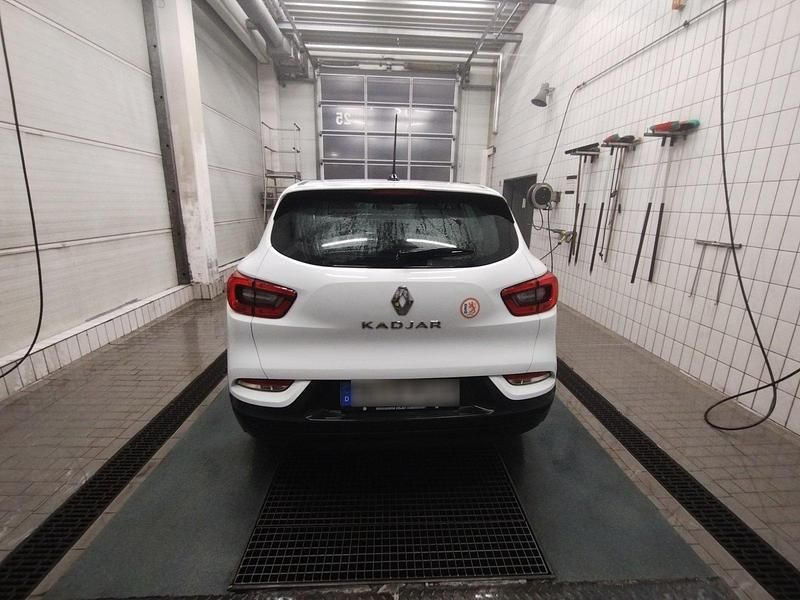 Gebraucht Renault Kadjar 140 PS (102 kW) 2022 Weiß SUV