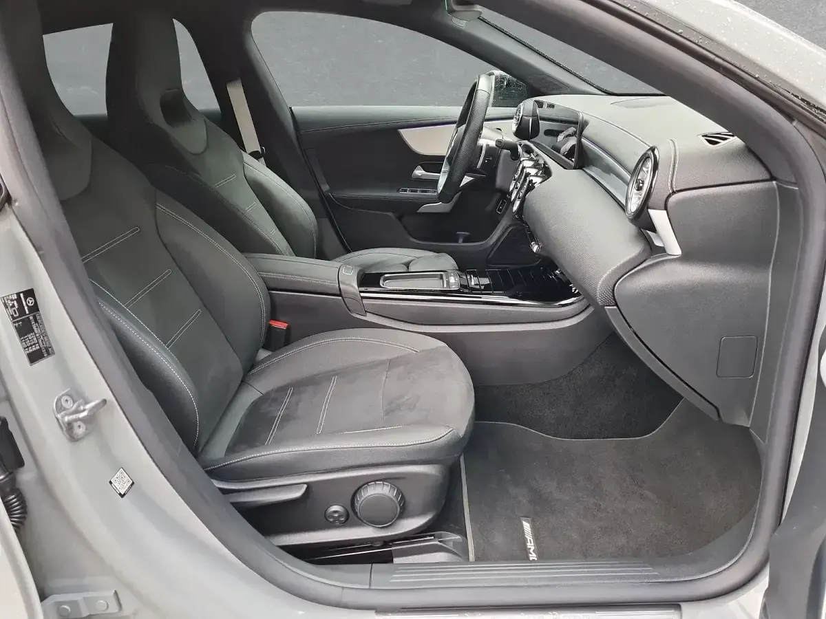 Gebraucht Mercedes CLA250 AMG 163 PS (119 kW) 2025 Andere Coupé