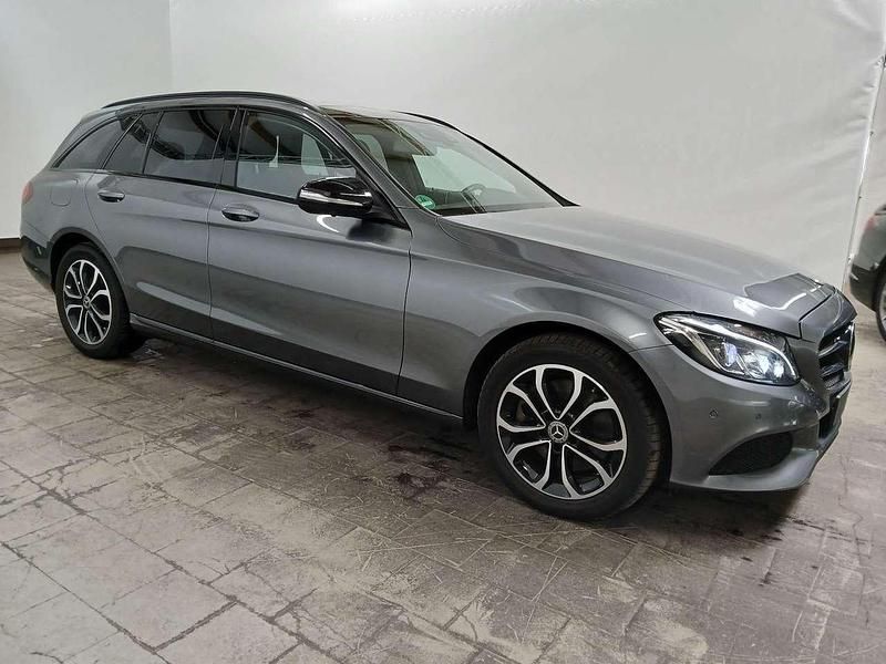 Selenitgrau Gebraucht 2017 Mercedes C300e Kombi | 18.500 € (Fairer Preis) - Bild 1/4