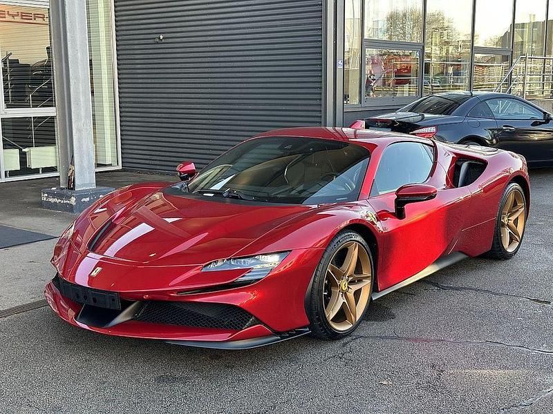 Gebraucht Ferrari SF90 780 PS (573 kW) 2021 Rot