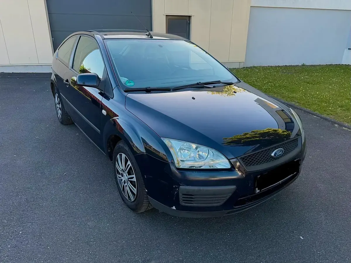 Second-hand Ford Focus 80 CP (58 kW) 2007 Albastru Hatchback