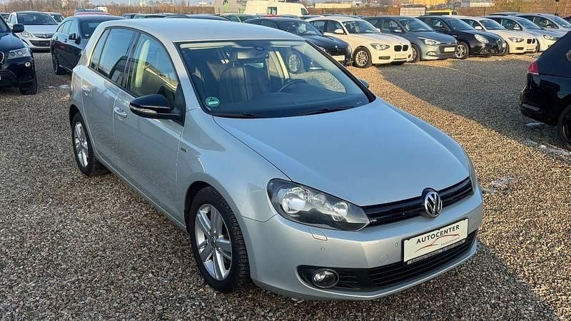 Gold Gebraucht 2012 VW Golf VI Match Limousine | 6.400 € (Etwas zu teuer) - Bild 1/4