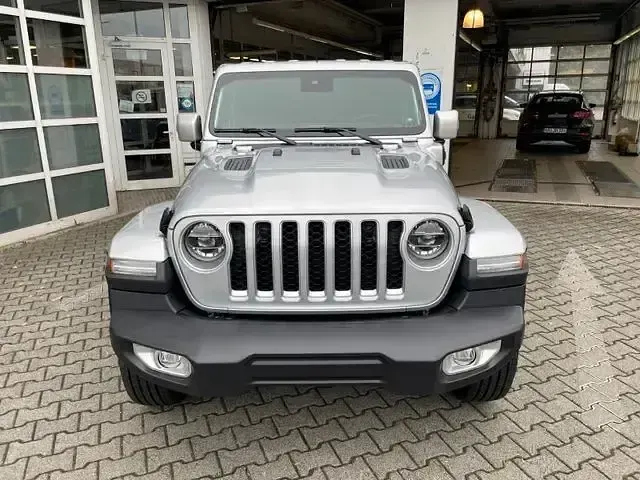 Gebraucht Jeep Wrangler Sahara 381 PS (280 kW) 2023 Silber SUV