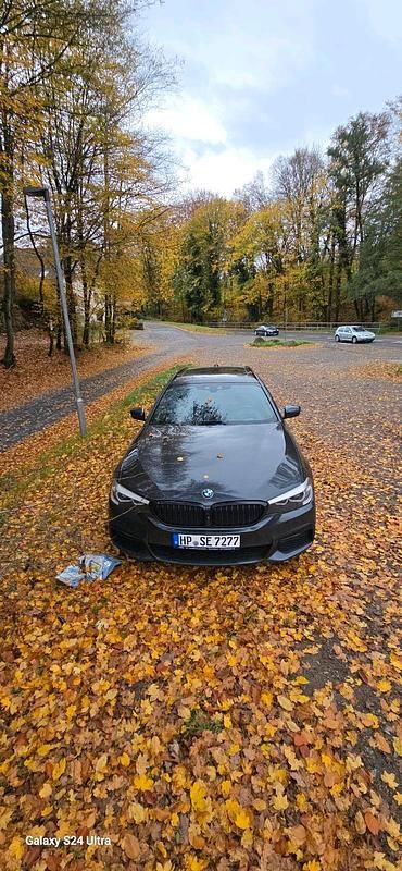 Grau Gebraucht 2018 BMW 520 Kombi | 24.000 € (Fairer Preis) - Bild 1/4