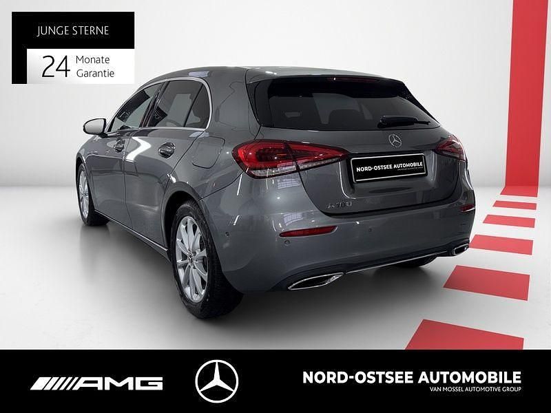 Gebraucht Mercedes A180 136 PS (100 kW) 2019 Grau Limousine