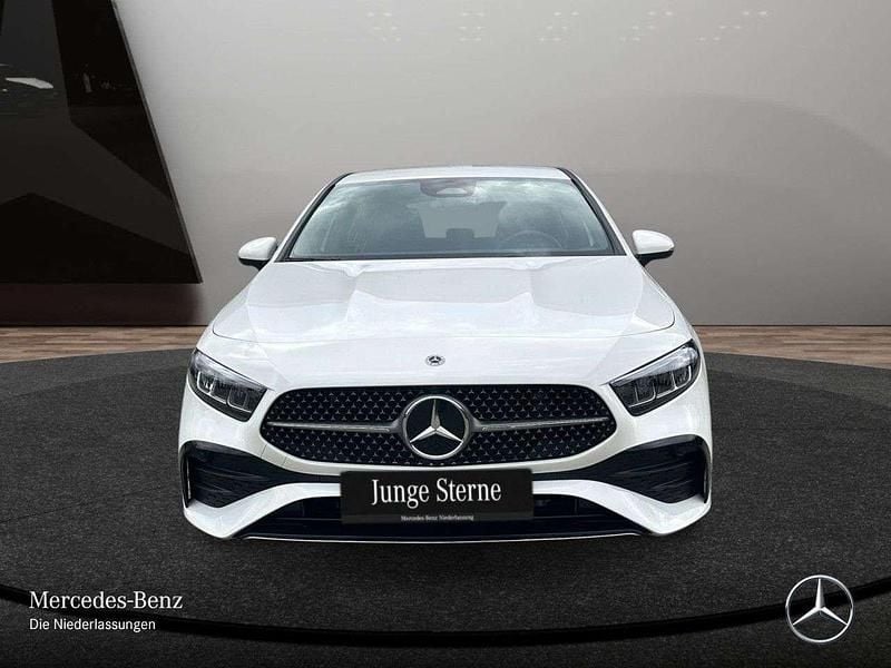 Gebraucht Mercedes A250 Advanced Plus 224 PS (164 kW) 2024 Weiß Limousine