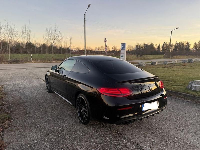 Gebraucht Mercedes C250 Night 211 PS (155 kW) 2017 Schwarz Coupé