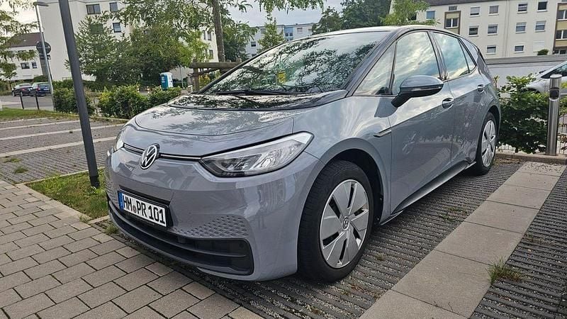 Grau Gebraucht 2021 VW ID.3 Pure Kleinwagen | 16.200 € (Guter Preis) - Bild 1/4