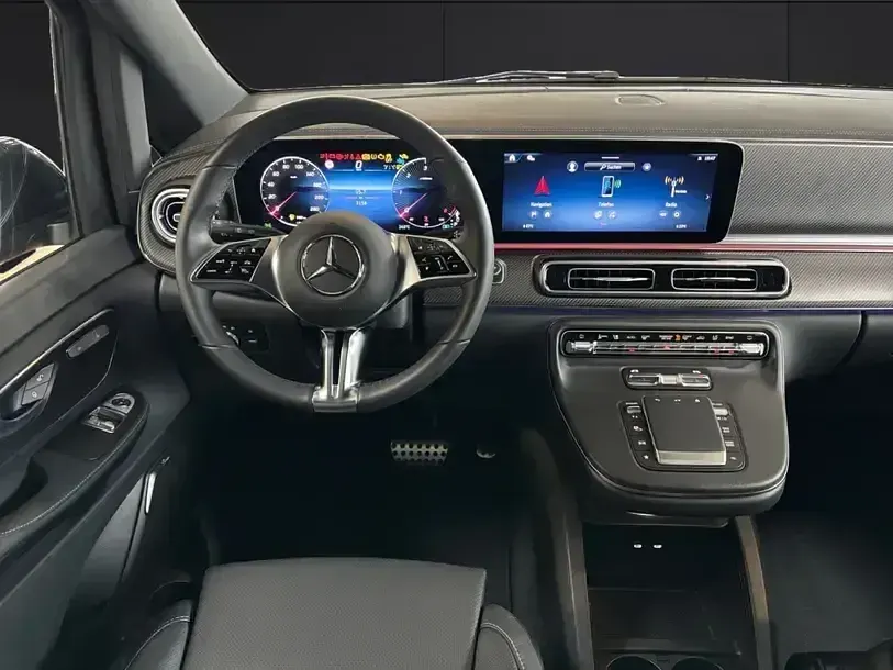 Gebraucht Mercedes V250 Avantgarde 190 PS (139 kW) 2025 Hyazinthrot metallic Van / Kleinbus