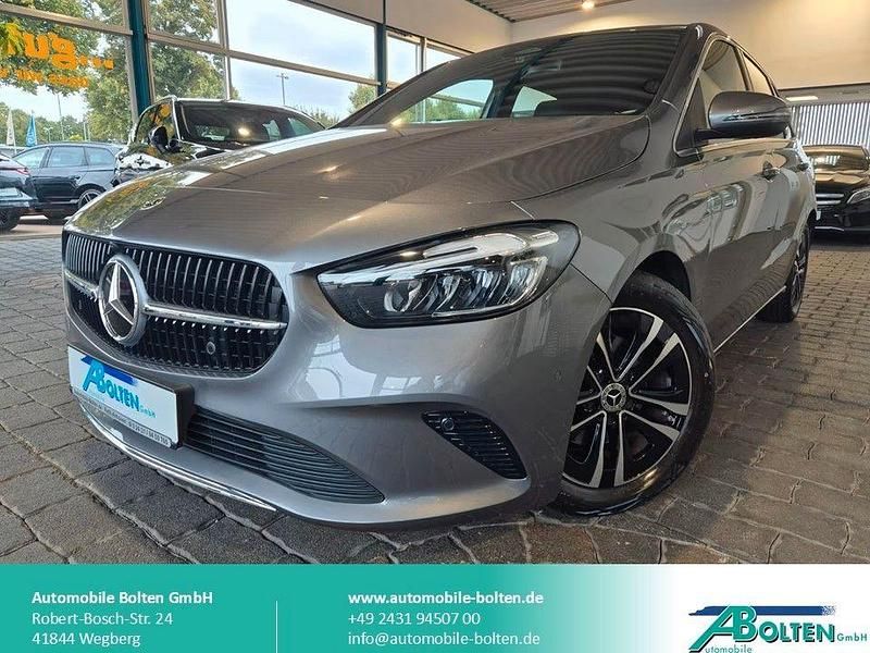 Grau Gebraucht 2024 Mercedes B200 Van / Kleinbus | 31.890 € (Fairer Preis) - Bild 1/4