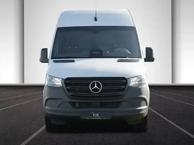 Gebraucht Mercedes Sprinter 170 PS (125 kW) 2025 Arktikweiß Van