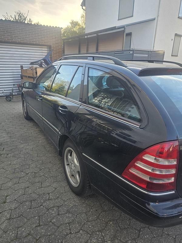 Usata Mercedes 220 2007 Nero Station wagon