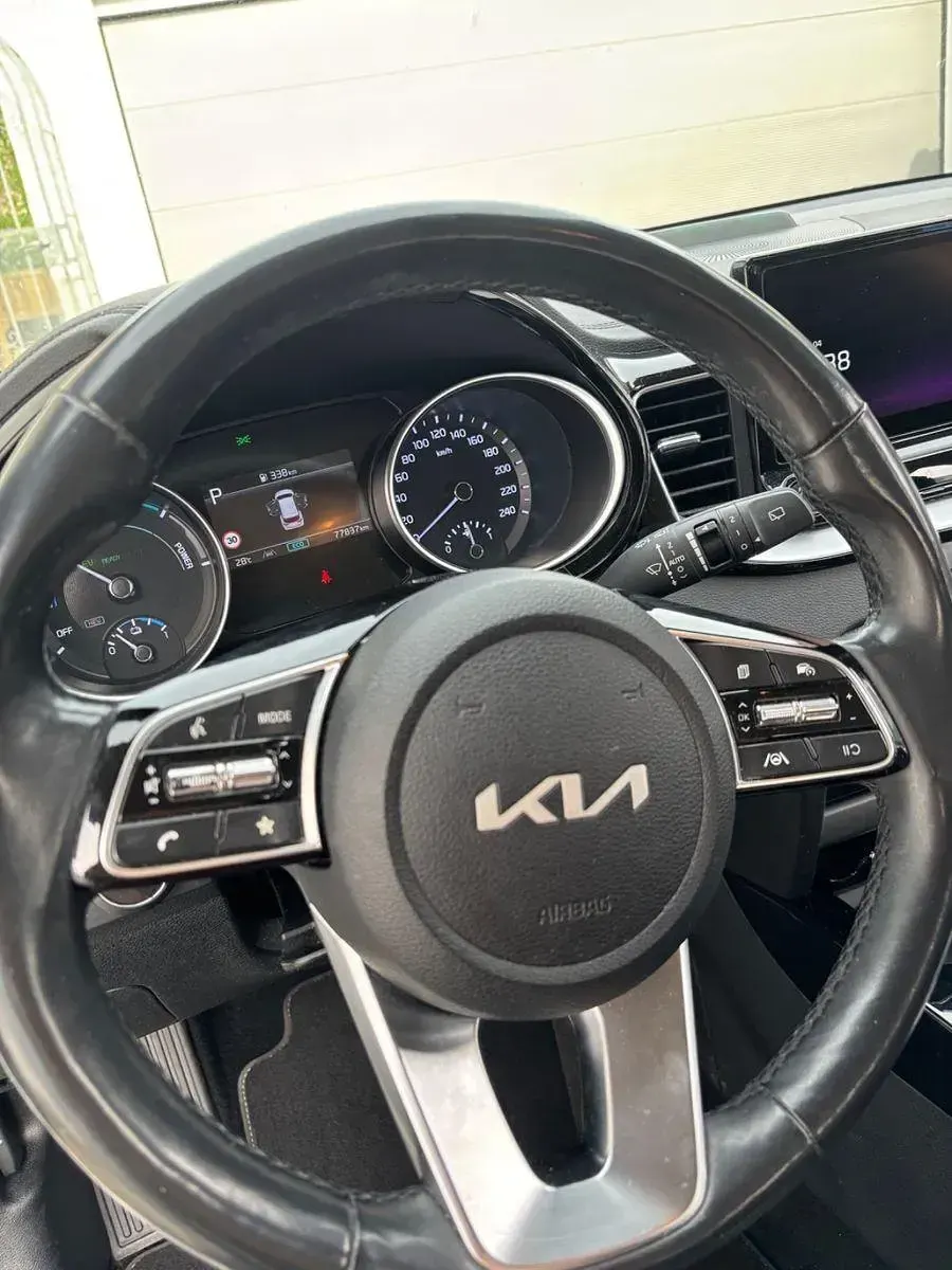 Gebraucht Kia Ceed Spirit 141 PS (103 kW) 2022 Weiß Kleinwagen