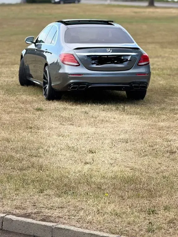 Gebraucht Mercedes E400 AMG line 333 PS (244 kW) 2016 Grau Limousine