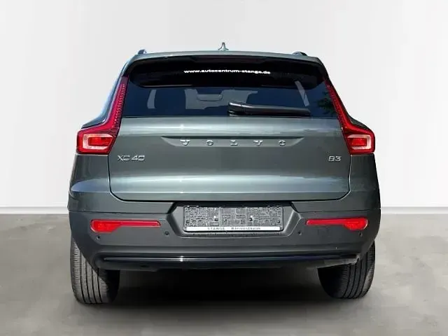 Gebraucht Volvo XC40 Ultra 163 PS (119 kW) 2025 Gruen SUV