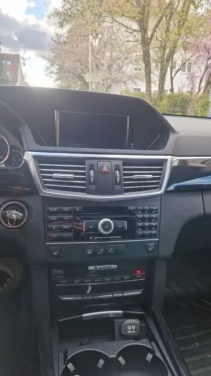 Gebraucht Mercedes E500 Avantgarde 387 PS (284 kW) 2010 Schwarz Limousine