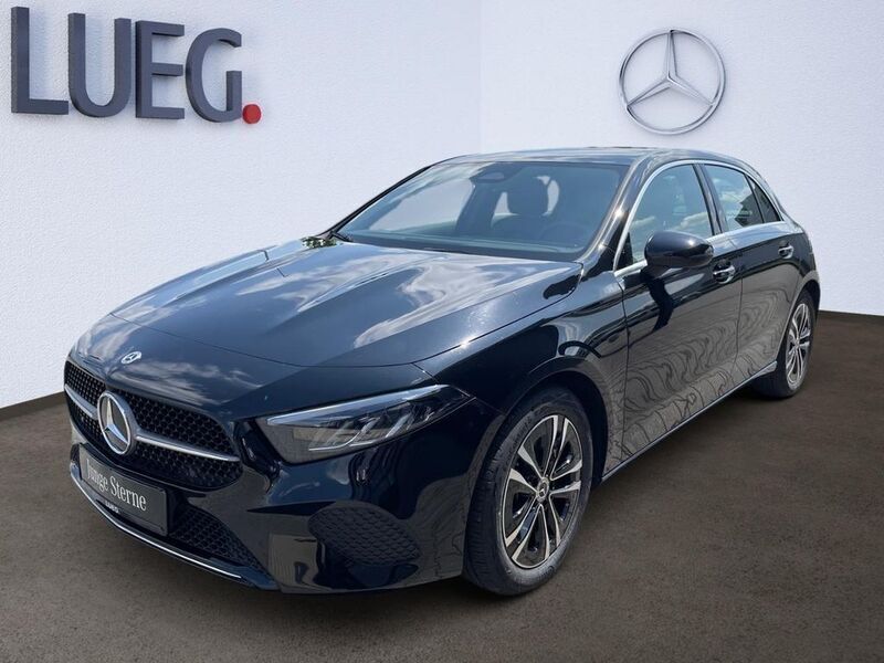 Schwarz Gebraucht 2024 Mercedes A180 Advanced Limousine | 31.200 € (Etwas zu teuer) - Bild 1/4