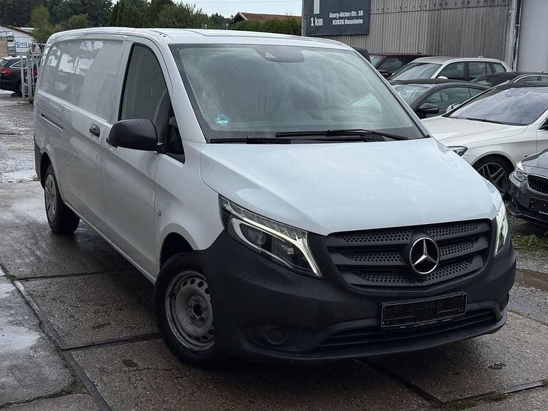 Weiß Gebraucht 2019 Mercedes Vito Van / Kleinbus | 14.900 € (Superpreis) - Bild 1/4