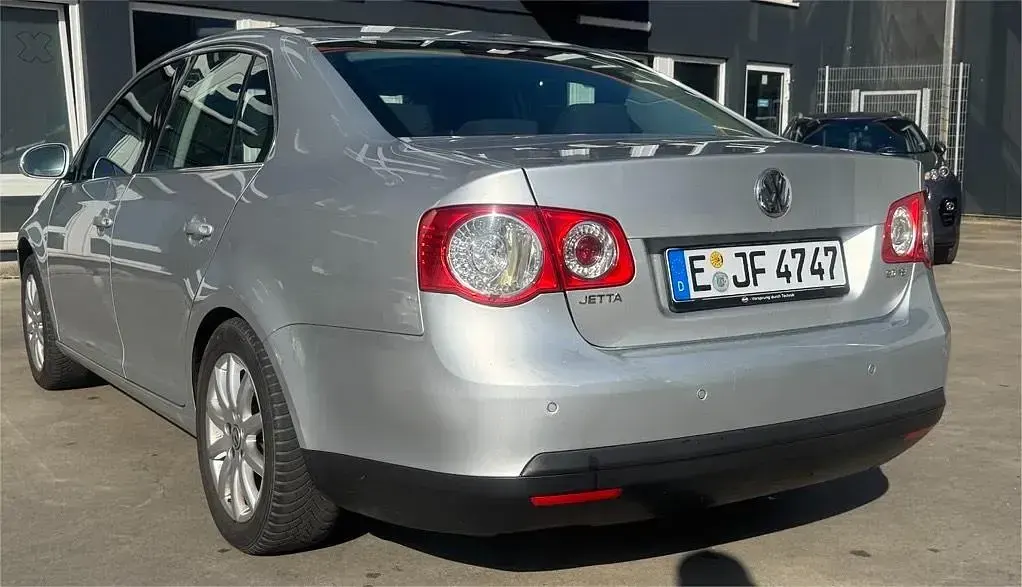 Gebraucht VW Jetta 150 PS (110 kW) 2006 Andere farben Limousine