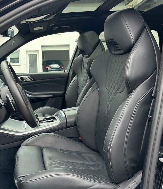 Weiß Gebraucht 2022 BMW X5 M Sport SUV | 53.889 € (Fairer Preis) - Bild 1/4