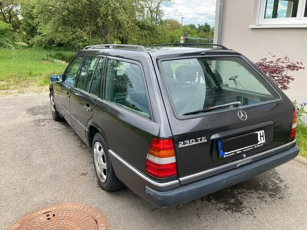 Gebraucht Mercedes 230 132 PS (97 kW) 1989 Blau Kombi