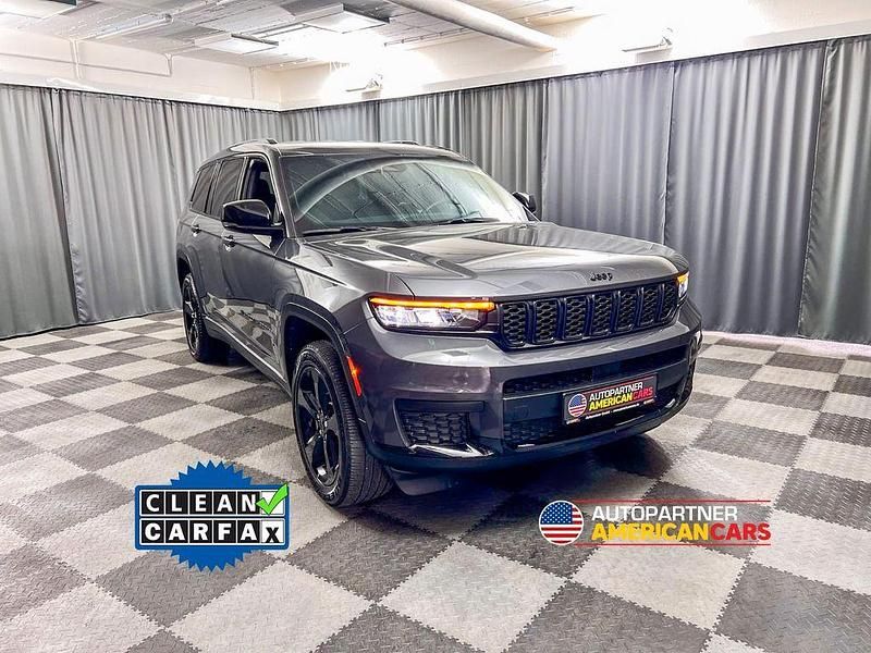 Baltic gray metallic (metallic) Gebraucht 2022 Jeep Grand Cherokee Altitude SUV | 48.790 € (Fairer Preis) - Bild 1/4