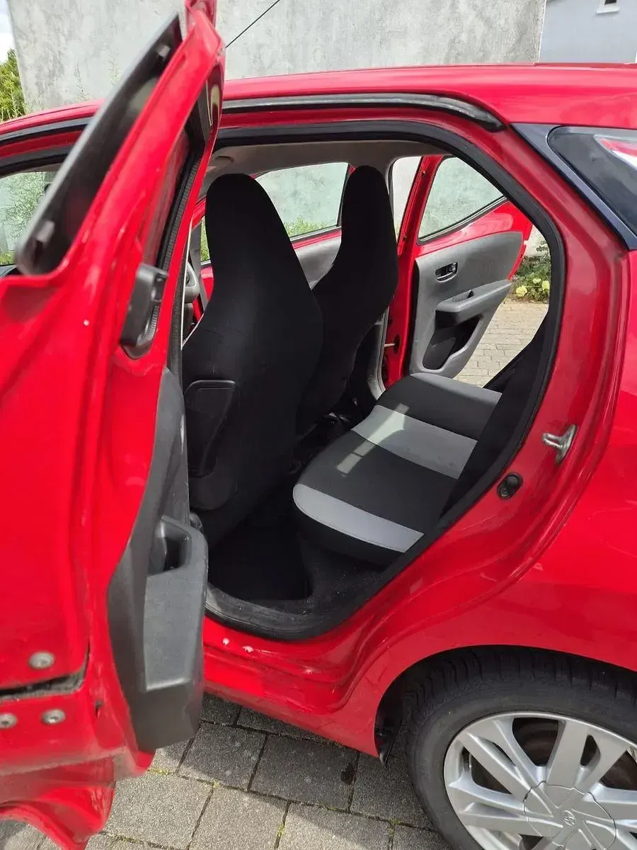 Gebraucht Toyota Aygo X-play 69 PS (50 kW) 2014 Rot Kleinwagen