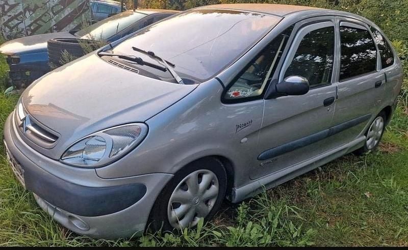 Silber Gebraucht 2001 Citroën Xsara Picasso Van / Kleinbus | 1.100 € (Fairer Preis) - Bild 1/4