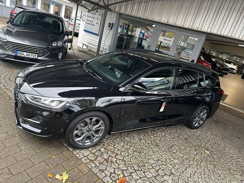 Gebraucht Ford Focus ST-Line X 155 PS (114 kW) 2024 Schwarz Limousine