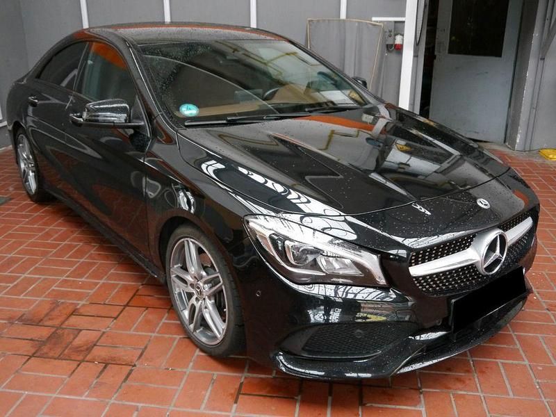 Gebraucht Mercedes CLA220 AMG line 184 PS (135 kW) 2018 Schwarz Limousine
