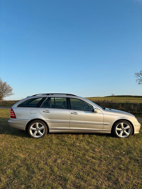 Gebraucht Mercedes C200 163 PS (119 kW) 2004 Silber Kombi