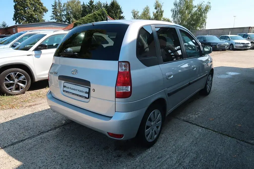 Gebraucht Hyundai Matrix Comfort 103 PS (75 kW) 2009 Silber Van / Kleinbus