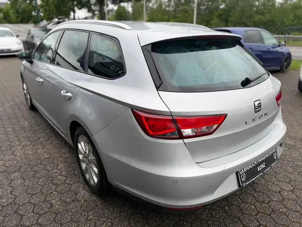 Używany Seat Leon ST 110 KM (80 kW) 2016 Srebrny Kombi