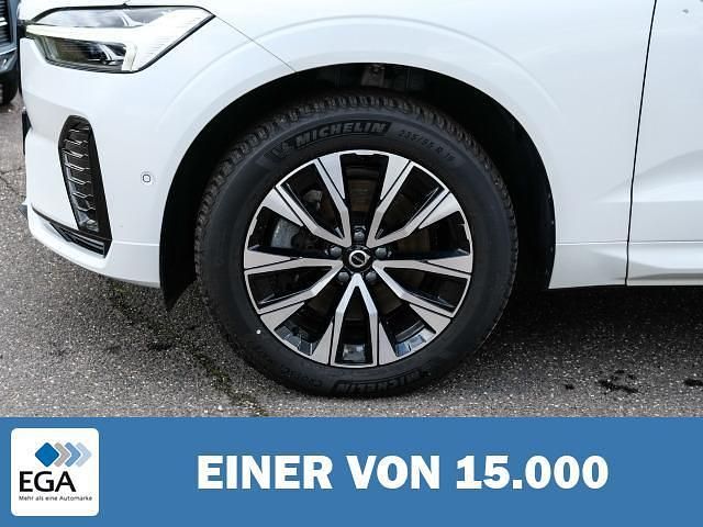 Gebraucht Volvo XC60 Plus 250 PS (183 kW) 2023 Weiß metallic SUV