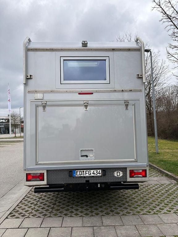 Gebraucht Iveco Daily 179 PS (131 kW) 2022 Grau Van / Kleinbus