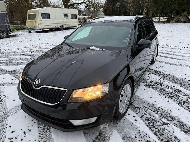Gebraucht Skoda Octavia Ambition 150 PS (110 kW) 2014 Schwarzmagic perleffekt Kleinwagen