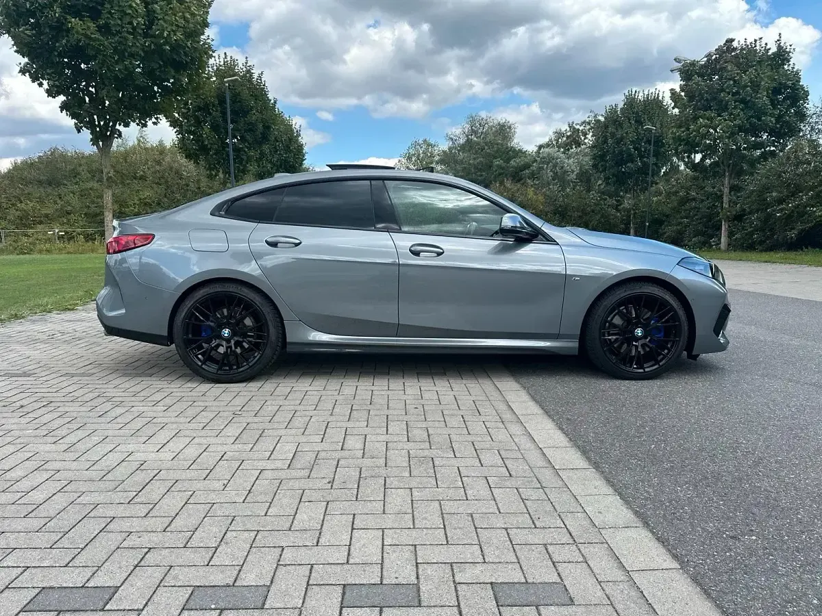 Gebraucht BMW 220 M Sport 190 PS (139 kW) 2024 Grau Coupé