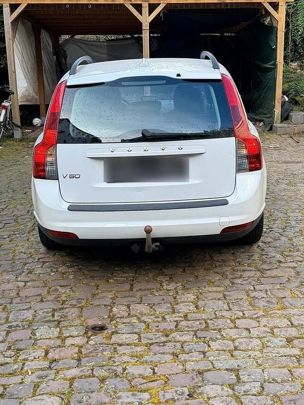 Gebraucht Volvo V50 109 PS (80 kW) 2010 Weiß Kombi