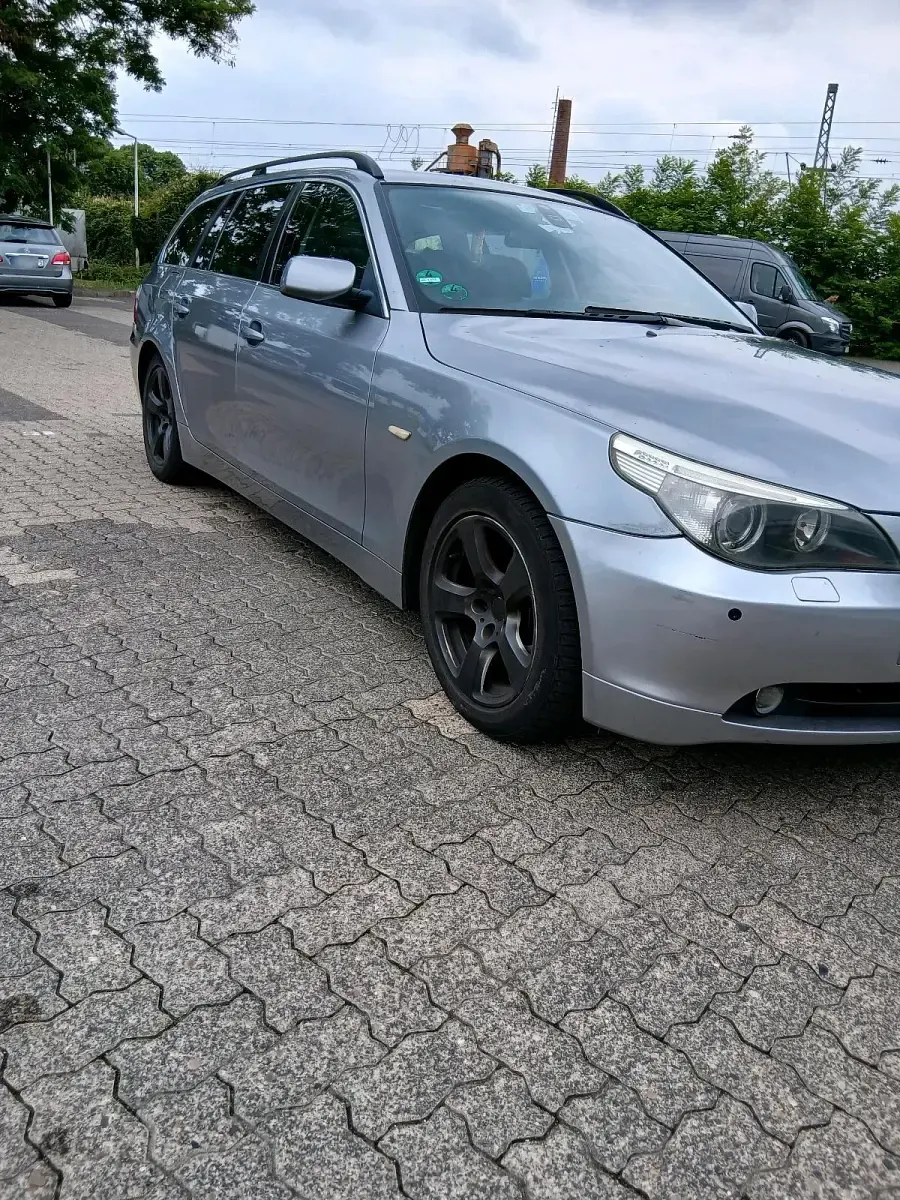 Gebraucht BMW 530 231 PS (169 kW) 2007 Silber Kombi