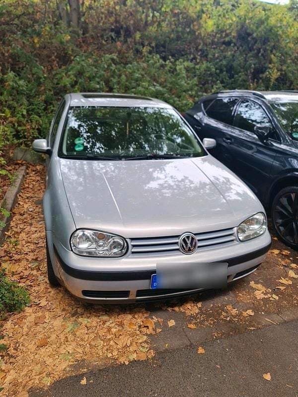 Silber Gebraucht 1998 VW Golf IV Kleinwagen | 900 € (Guter Preis) - Bild 1/4