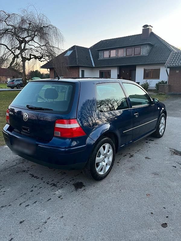 Gebraucht VW Golf IV 75 PS (55 kW) 2003 Blau Kleinwagen