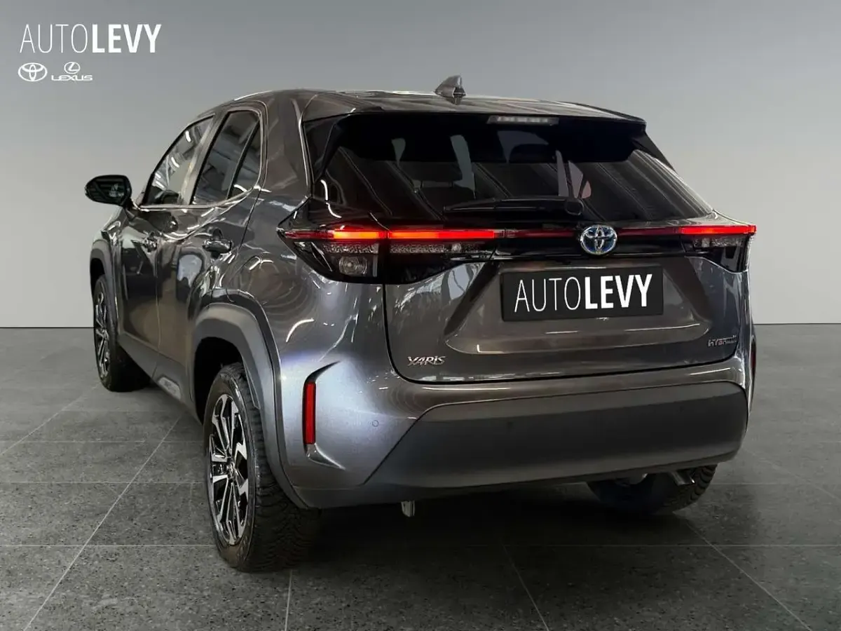 Gebraucht Toyota Yaris Cross Team 116 PS (85 kW) 2022 Grau SUV