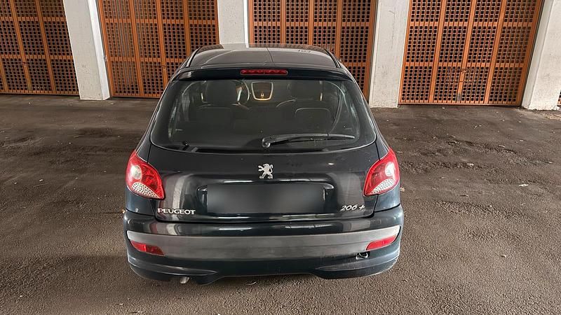 Grau Gebraucht 2009 Peugeot 206+ Kleinwagen | 1.550 € (Guter Preis) - Bild 1/4