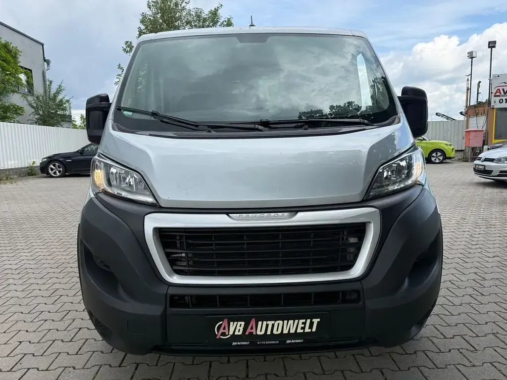 Gebraucht Peugeot Boxer 140 PS (102 kW) 2021 Weiß Van