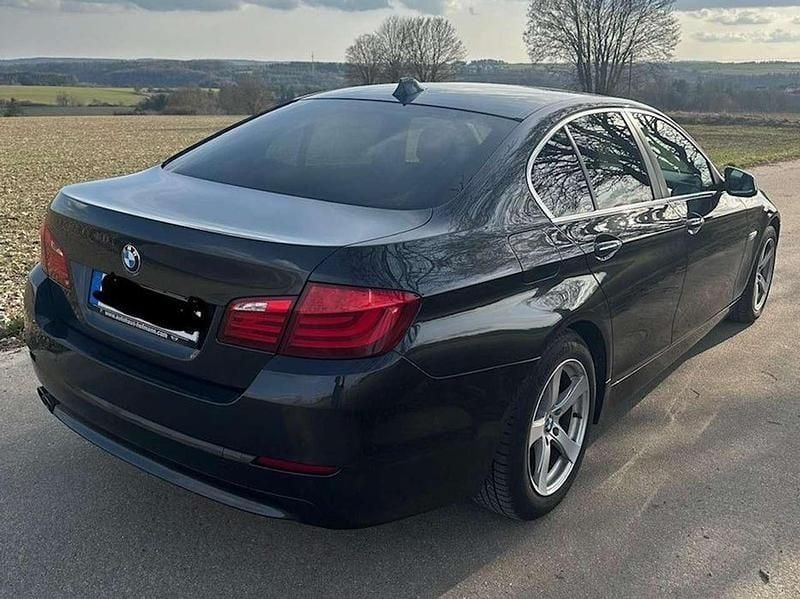 Gebraucht BMW 520 184 PS (135 kW) 2012 Grau Limousine