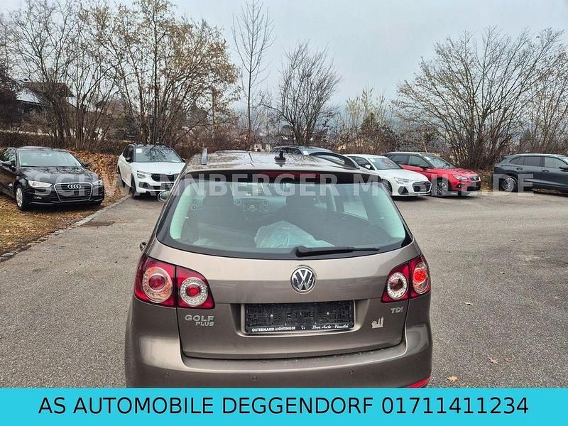 Gebraucht VW Golf Plus Cross 105 PS (77 kW) 2014 Braun Van / Kleinbus