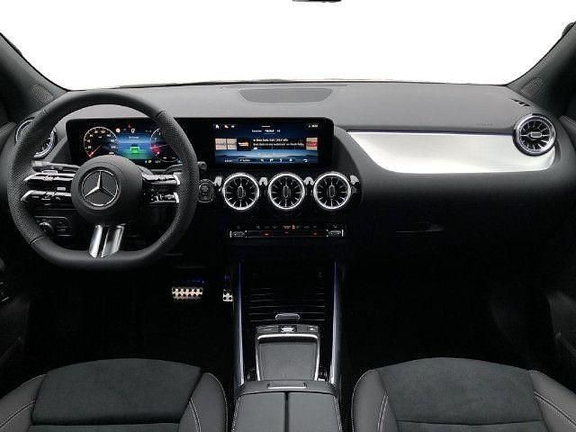 Gebraucht Mercedes GLA200 AMG line 163 PS (119 kW) 2025 SUV