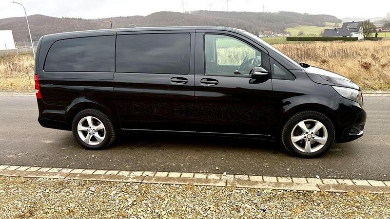 Gebraucht Mercedes V220 163 PS (119 kW) 2017 Schwarz Van / Kleinbus